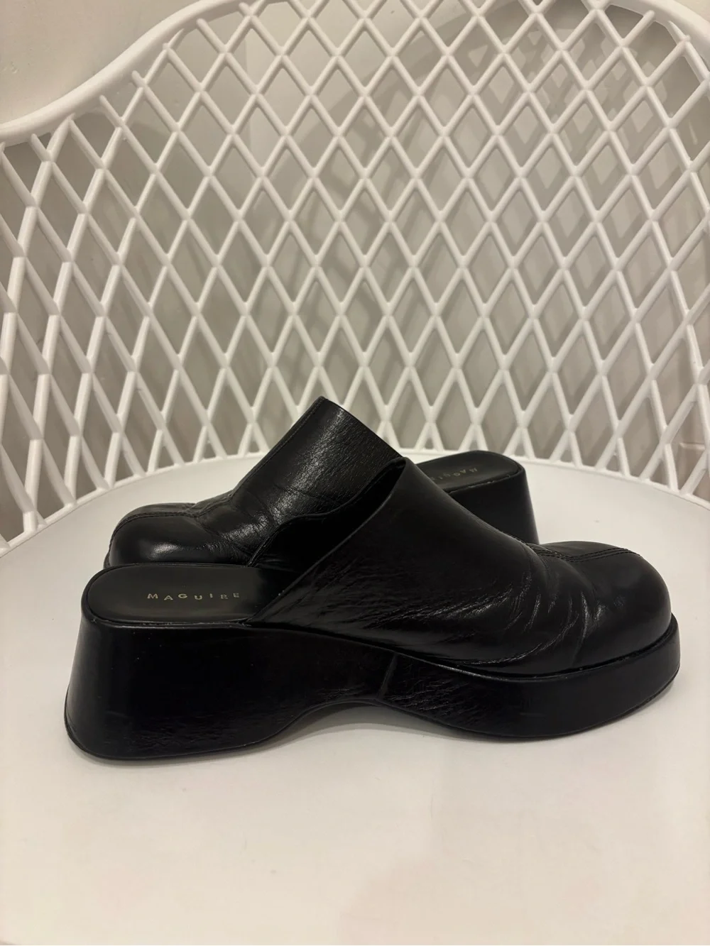 MAGUIRE Black Leather Slip-On Women’s Loafers